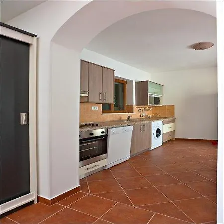 Mirta Villa *