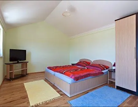 Mirta Villa Siroke