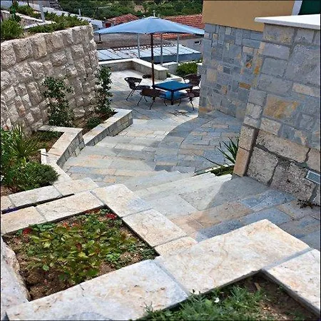 Villa Mirta *