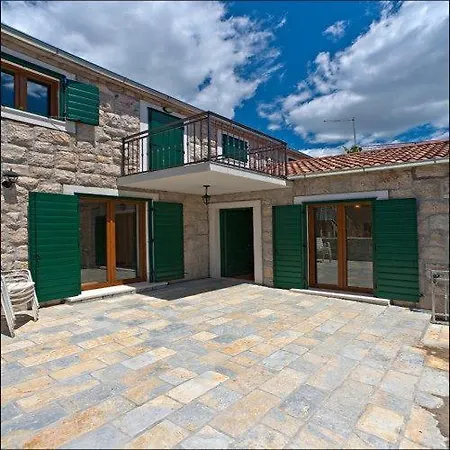Villa Mirta