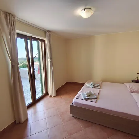 Mirta Villa *