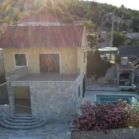 Villa Mirta *
