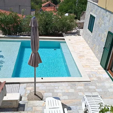 Villa Mirta
