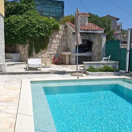 Villa Mirta *